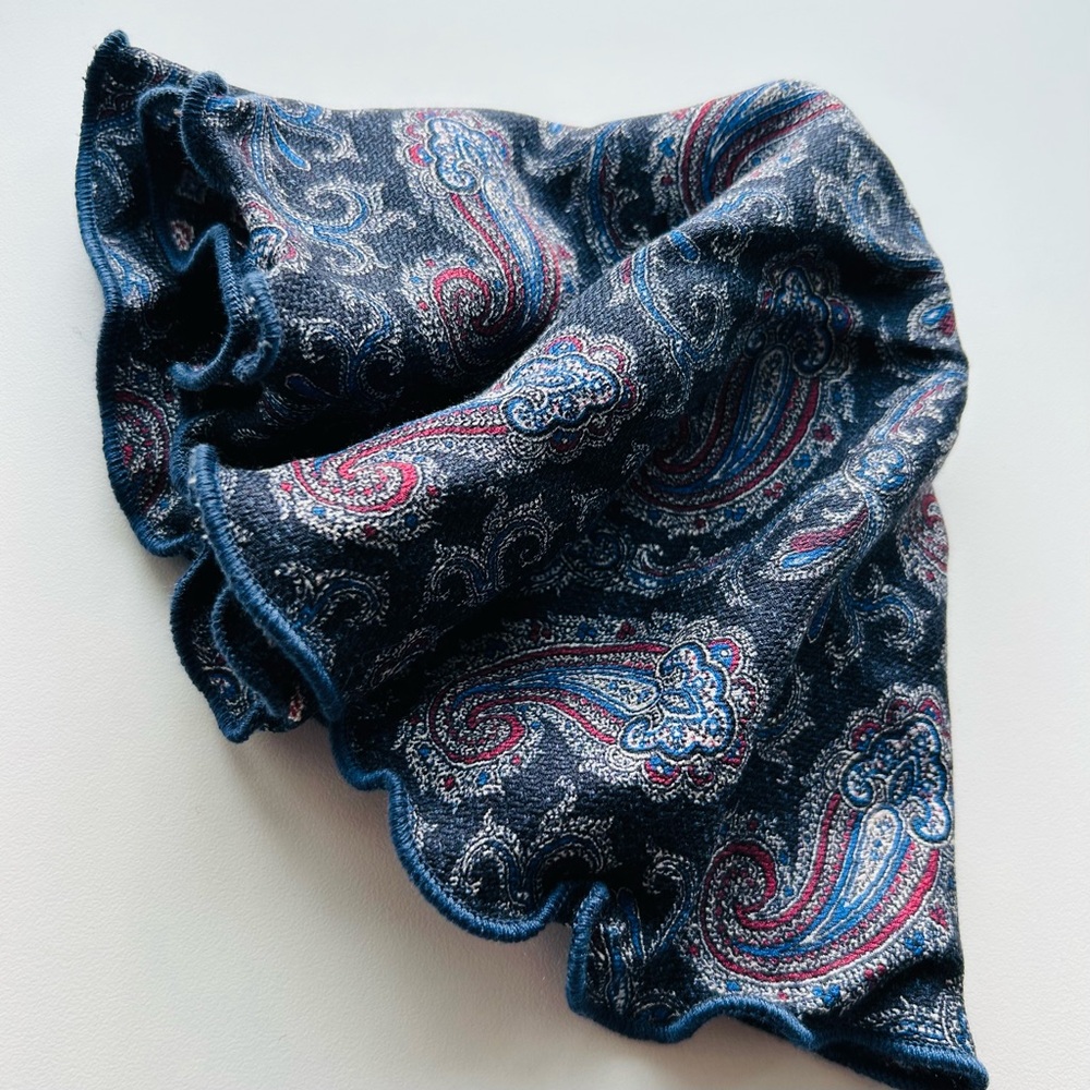 Reversible Round Pocket Square all Silk - Unisex Fashion